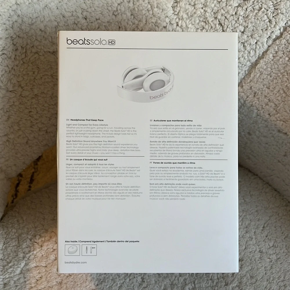 Beats By Dre Solo HD Headphones - Picture 3 of 12